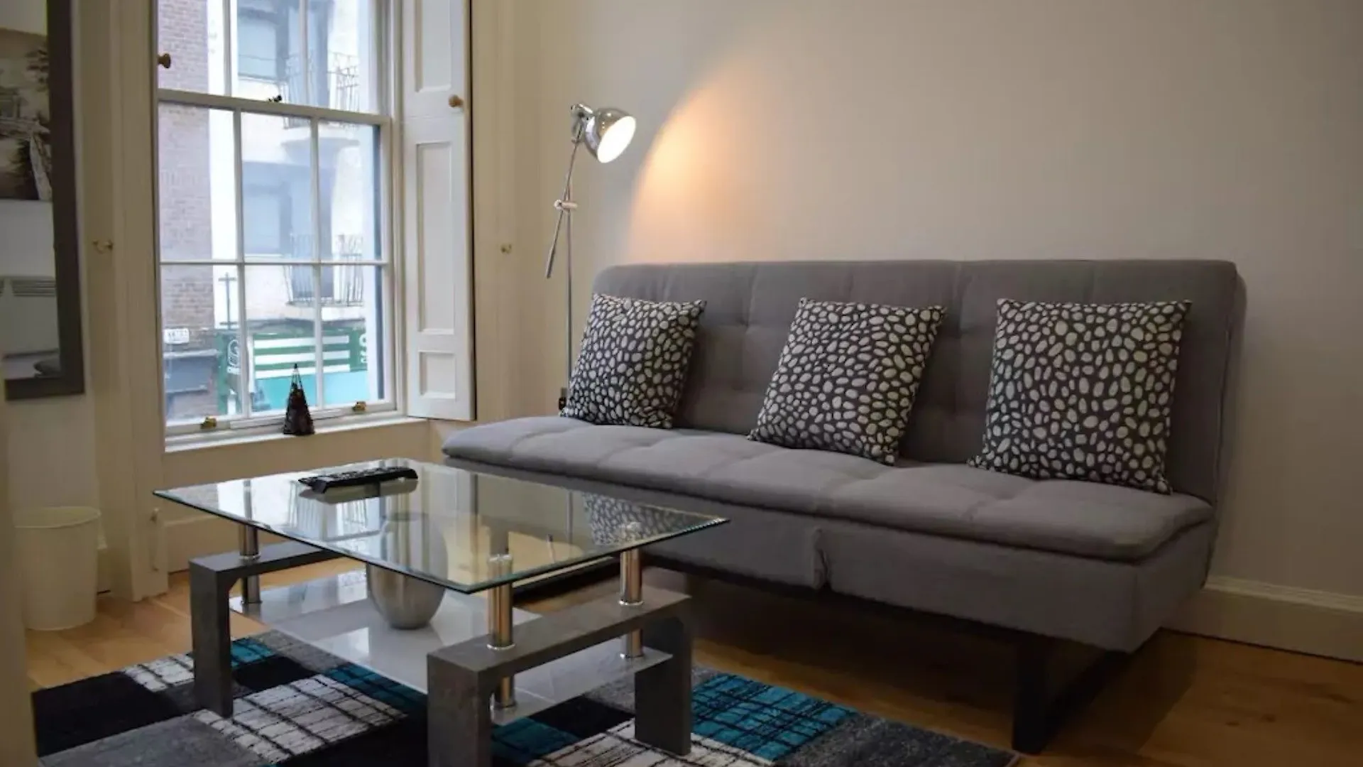 Central Dublin 1 Bedroom Apartment